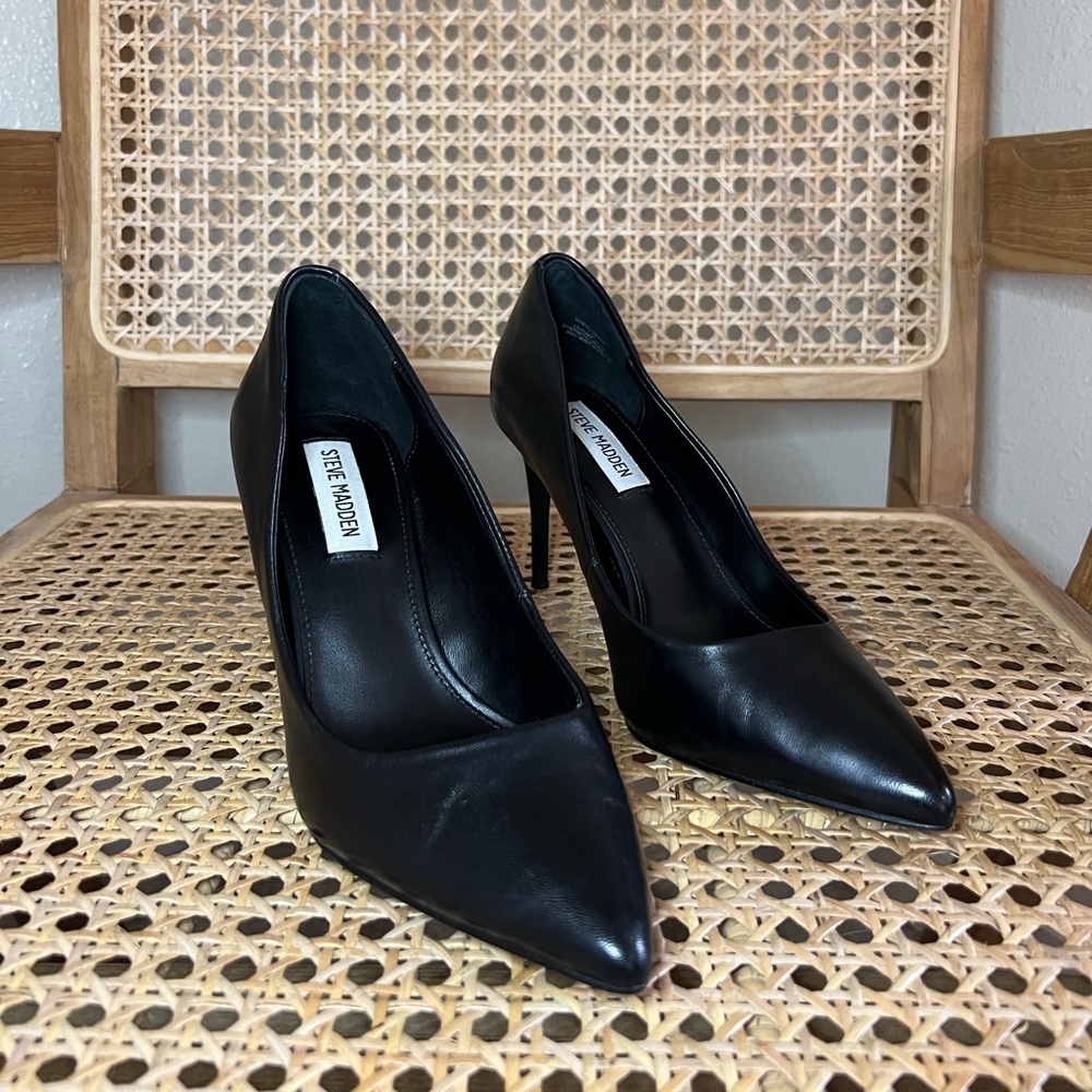 Steve Madden Evelyn Black Leather Heel - Picture 3 of 7